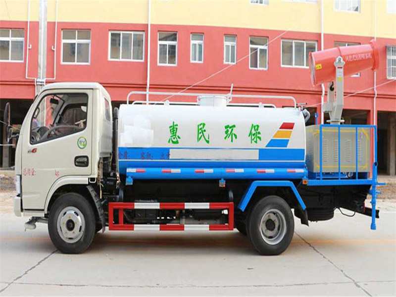 不上牌灑水車(chē)價(jià)格及其在專(zhuān)用汽車(chē)消防領(lǐng)域中的應(yīng)用